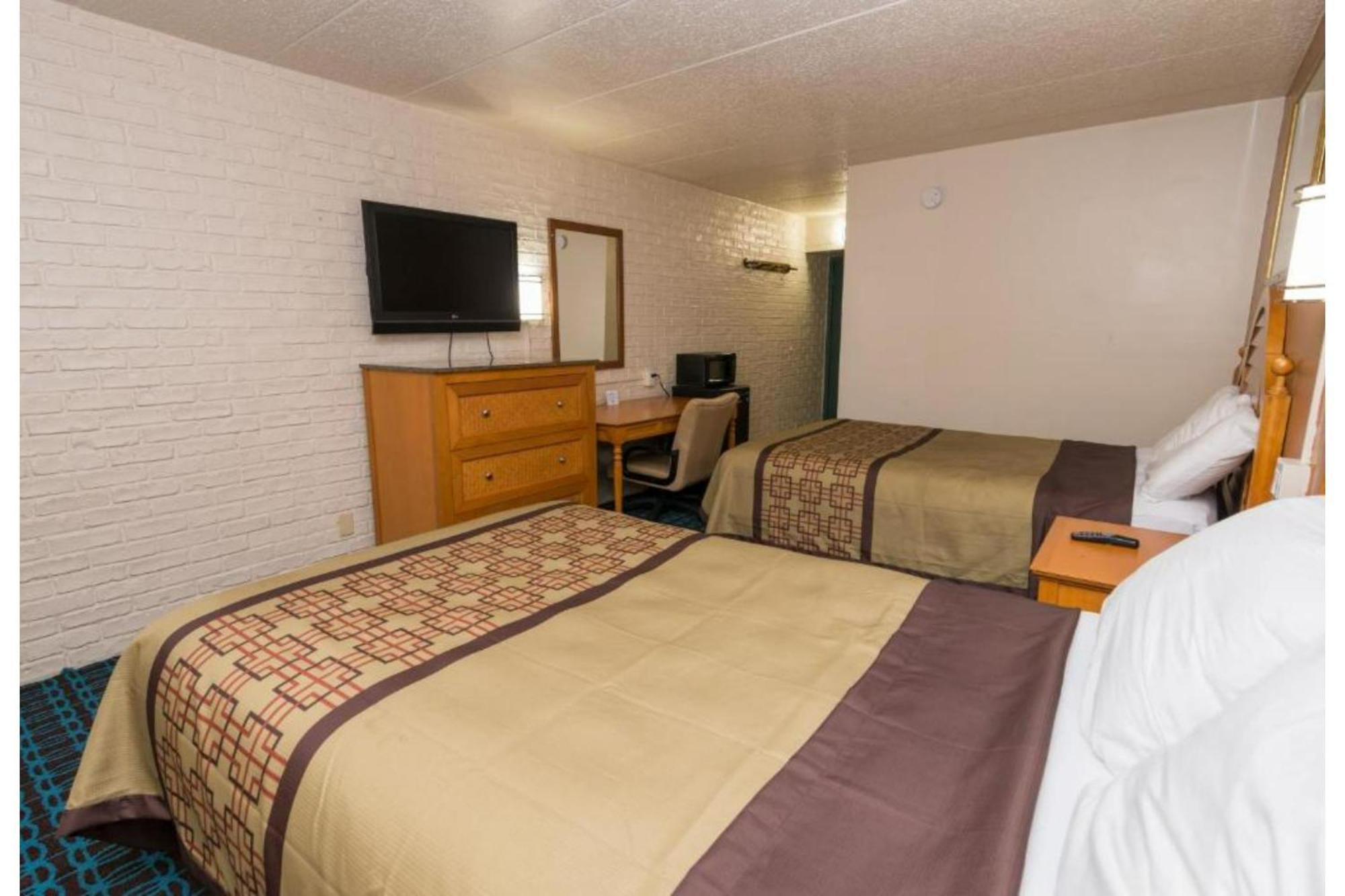 Tri-City Motel By Oyo Forest City Spindale エクステリア 写真