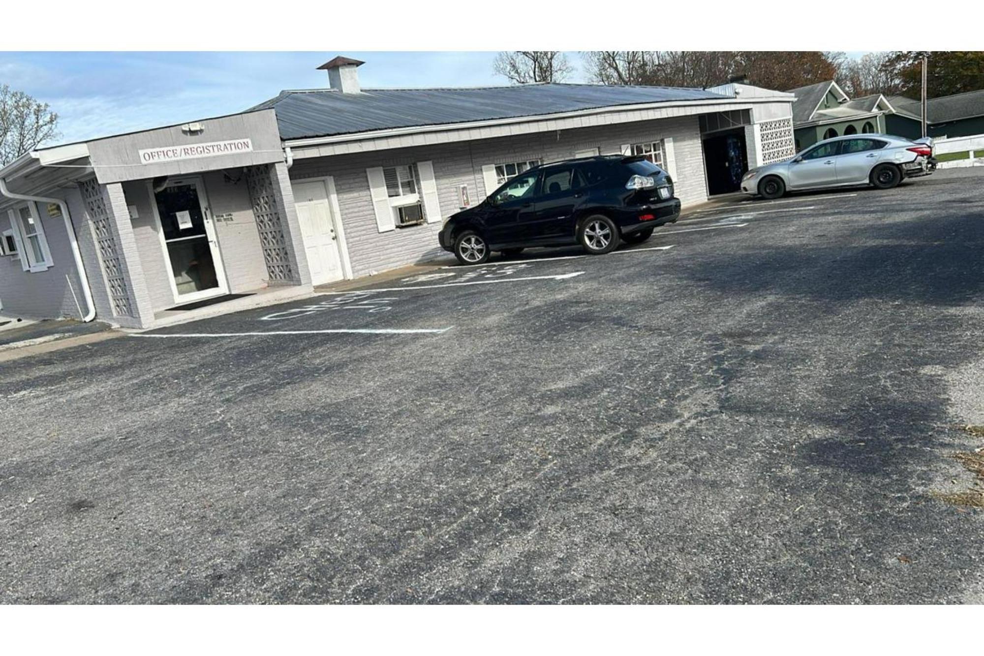 Tri-City Motel By Oyo Forest City Spindale エクステリア 写真